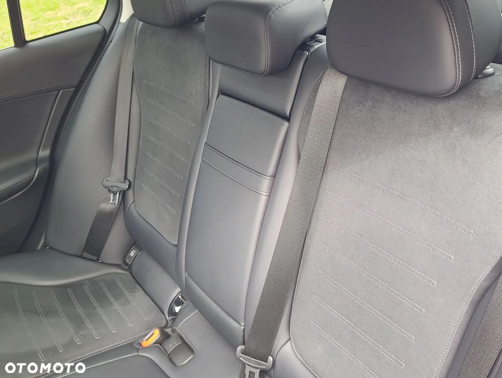 Mercedes-Benz Klasa C 300 d mHEV AMG - 19