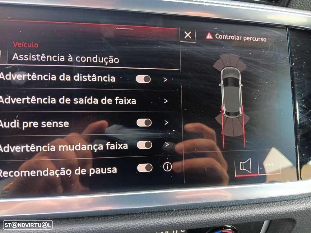 Audi Q3 45 TFSIe S line S tronic - 30