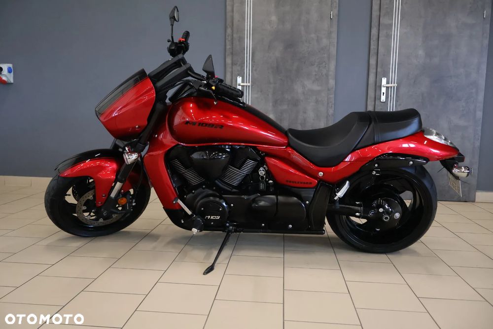 Suzuki Intruder - 6
