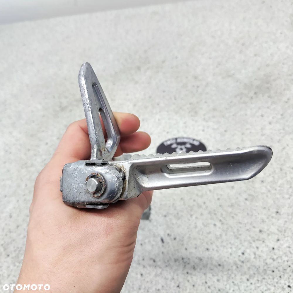 Set prawy tył, podnóżek pasażera Triumph Daytona 675 - 2