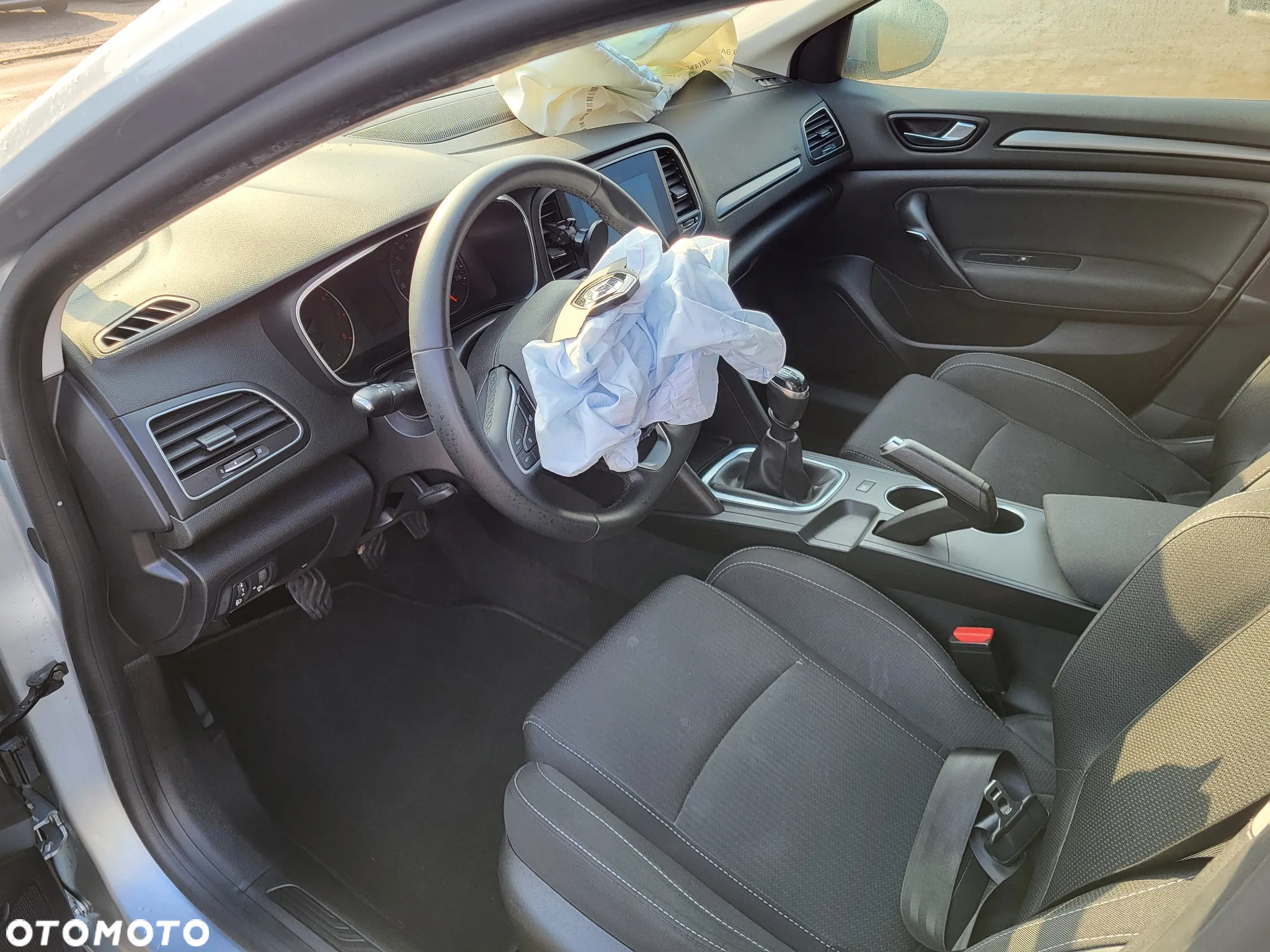 Renault Megane 1.0 TCe Life - 16