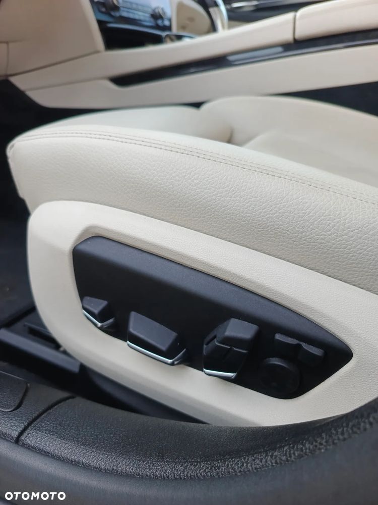 BMW Seria 7 740d xDrive Edition Exclusive - 26