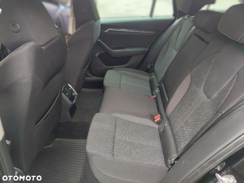 Skoda Octavia 2.0 TDI Style DSG - 9