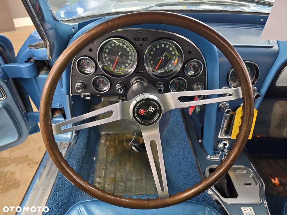 Chevrolet Corvette - 7