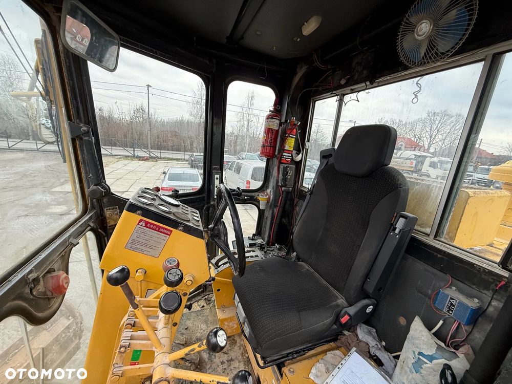 Komatsu GD 705A-4 Równiarka / 17,5 tony / - 18