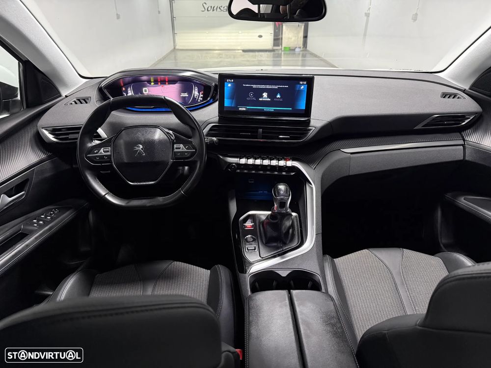 Peugeot 3008 PureTech 130 Stop & Start GPF Allure - 32
