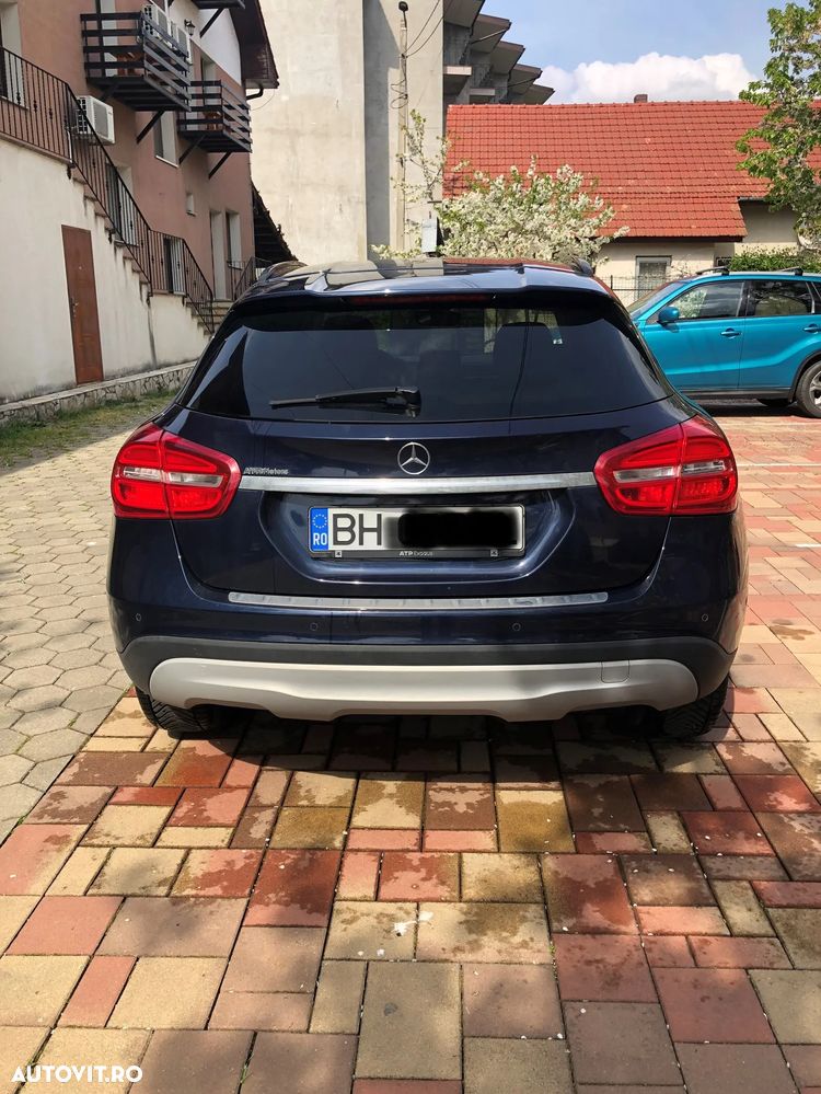 Mercedes-Benz GLA 220 d 4MATIC Aut. - 4