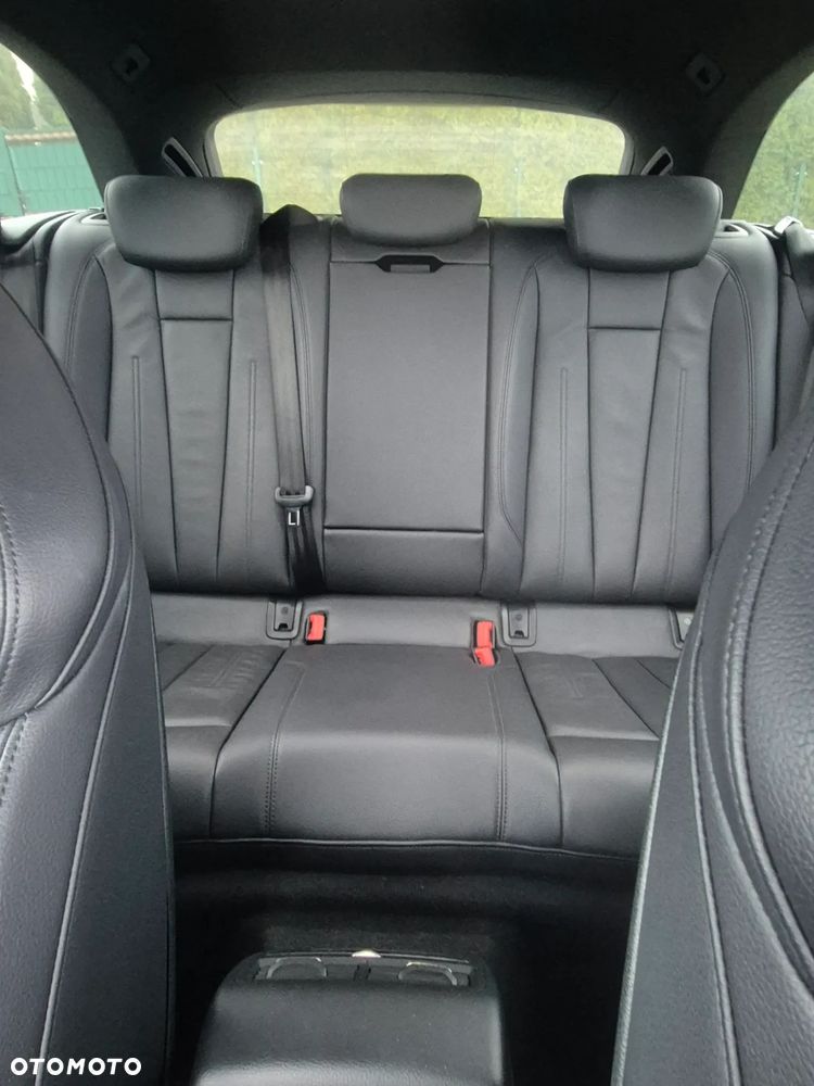 Audi A4 Avant 40 TFSI S tronic S line - 27