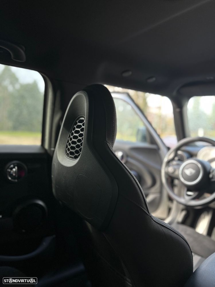MINI 5 Portas Cooper Premium Plus JCW Auto - 18
