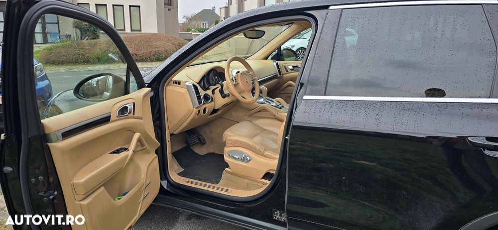 Porsche Cayenne Platinum Edition - 7