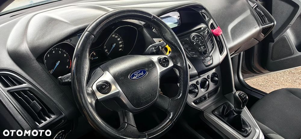 Ford Focus 1.6 Ambiente - 8