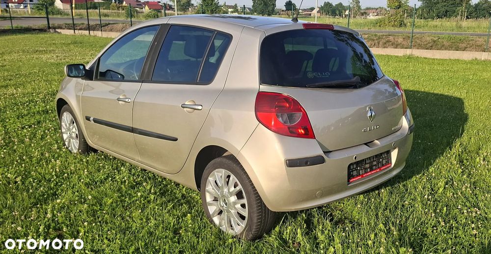 Renault Clio 1.6 16V Expression - 22