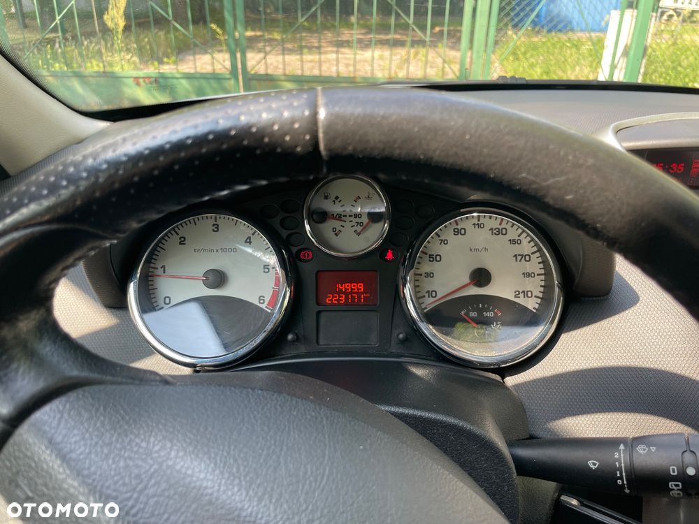 Peugeot 207 110 HDi FAP (Blue Lion) Sport - 8