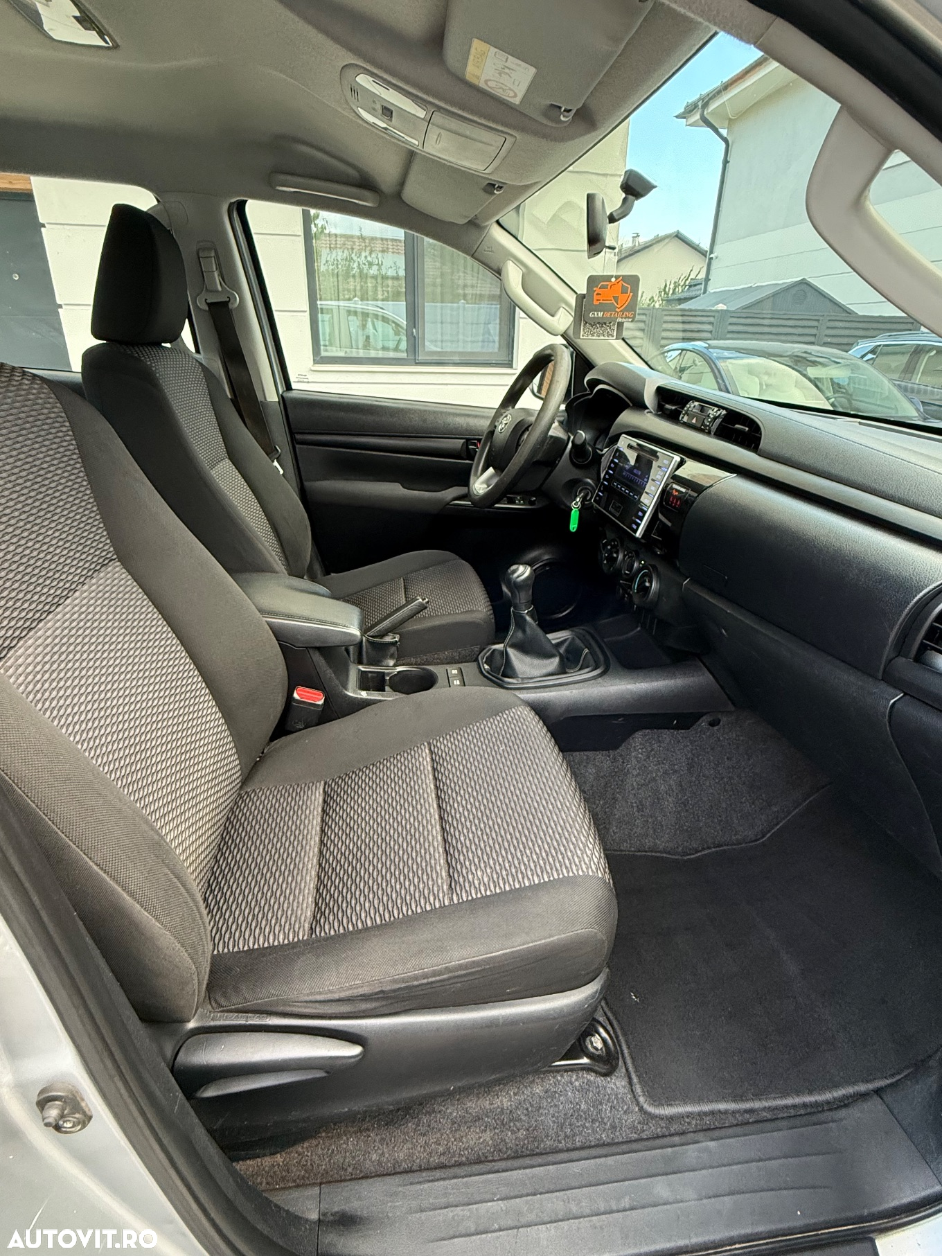 Toyota Hilux 4x4 Double Cab M/T Style - 8