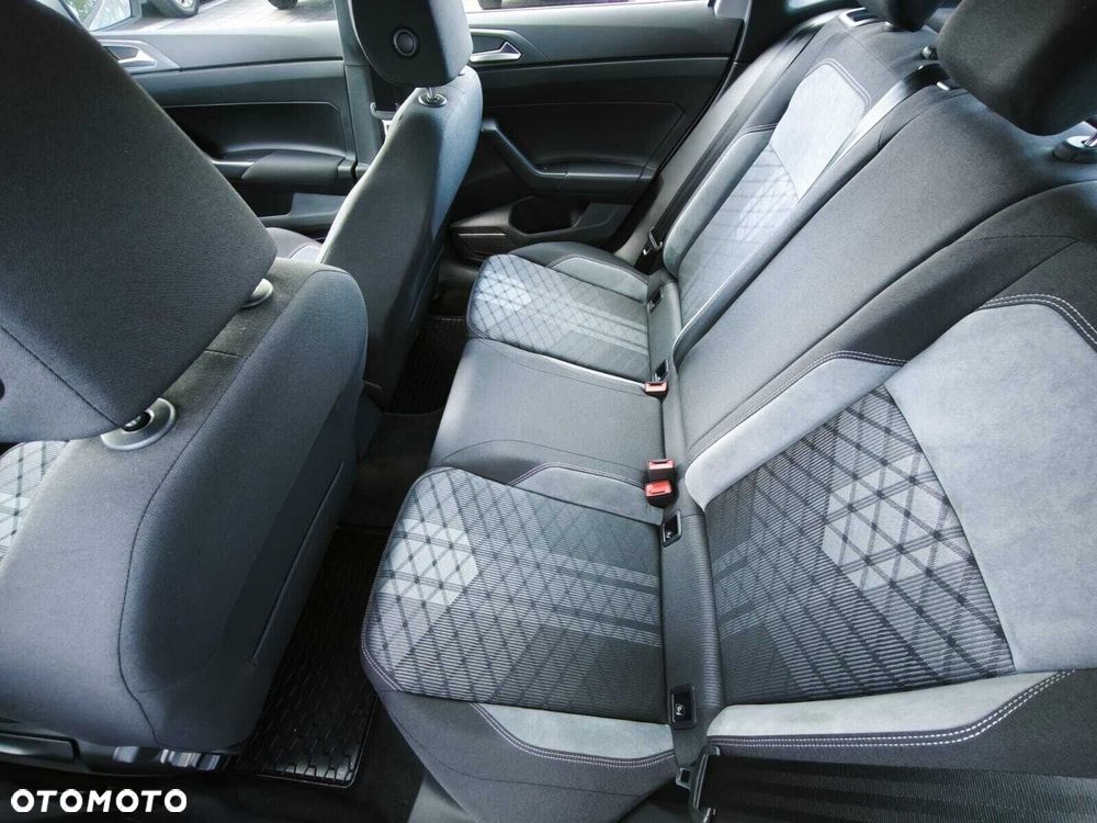 Volkswagen Polo 1.0 TSI R-Line DSG - 20