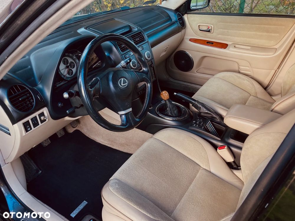 Lexus IS 200 Prestige - 5
