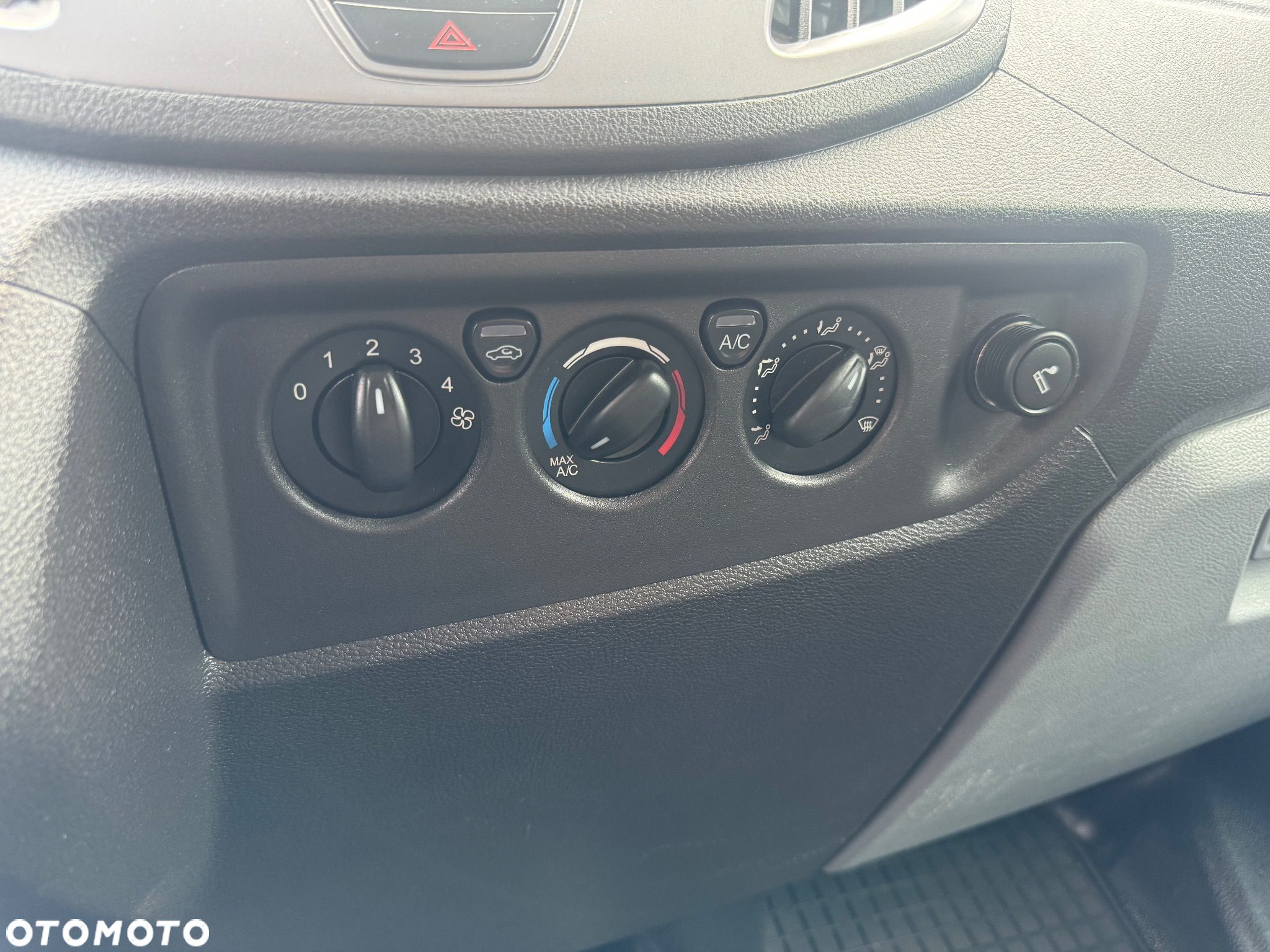 Ford Transit - 25