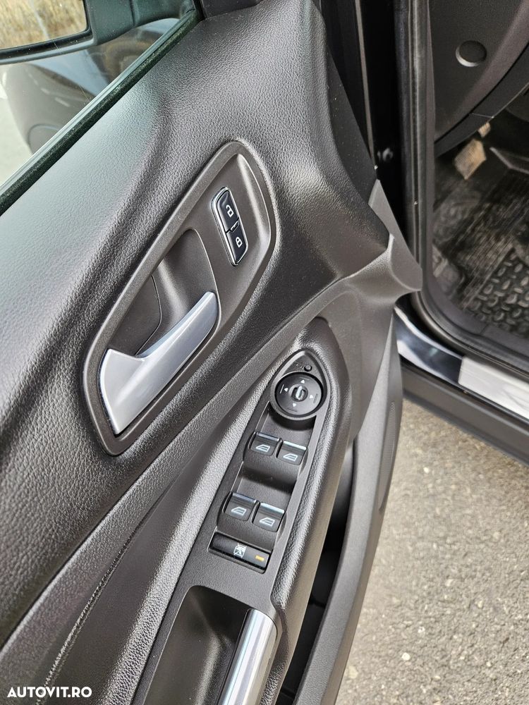 Ford Kuga 2.0 TDCi Powershift 4WD Titanium - 20