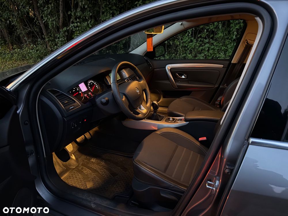 Renault Laguna 2.0 Limited - 12