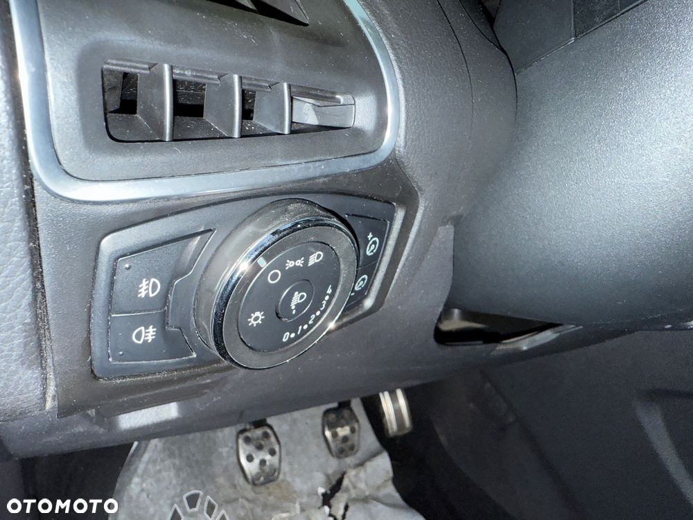 Ford Focus SW 1.6 TDCi DPF Champions Edition - 21