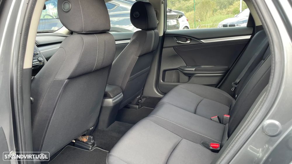Honda Civic 1.5 i-VTEC Comfort - 15