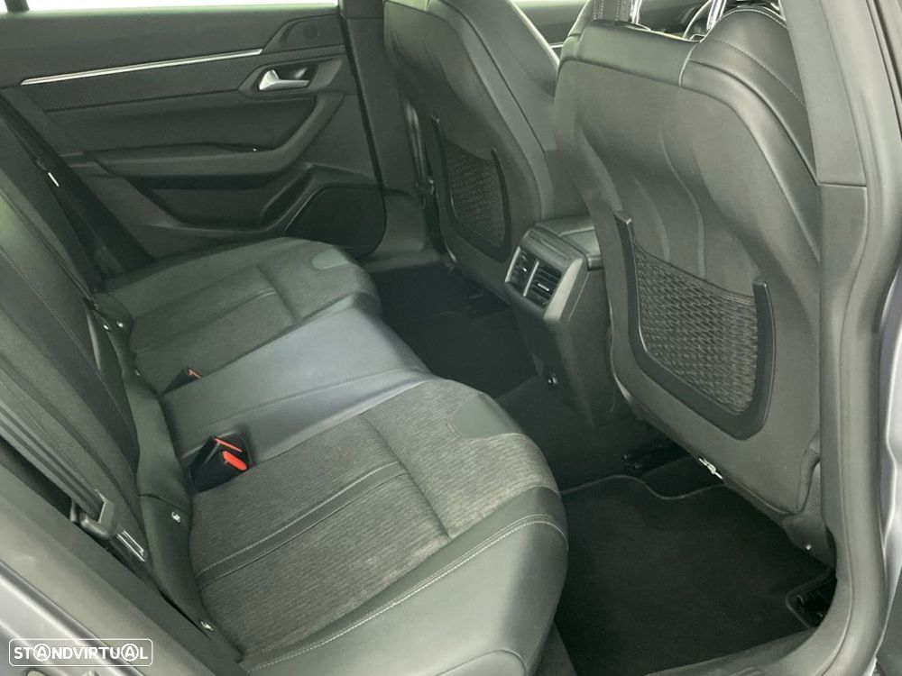 Peugeot 508 1.6 Hybrid Allure Pack e-EAT8 - 23
