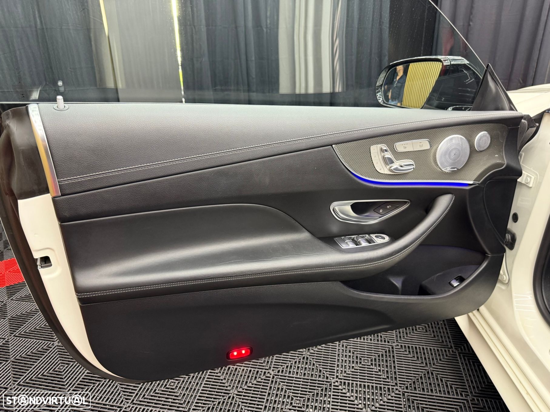 Mercedes-Benz E 220 d Coupe 9G-TRONIC AMG Line - 20