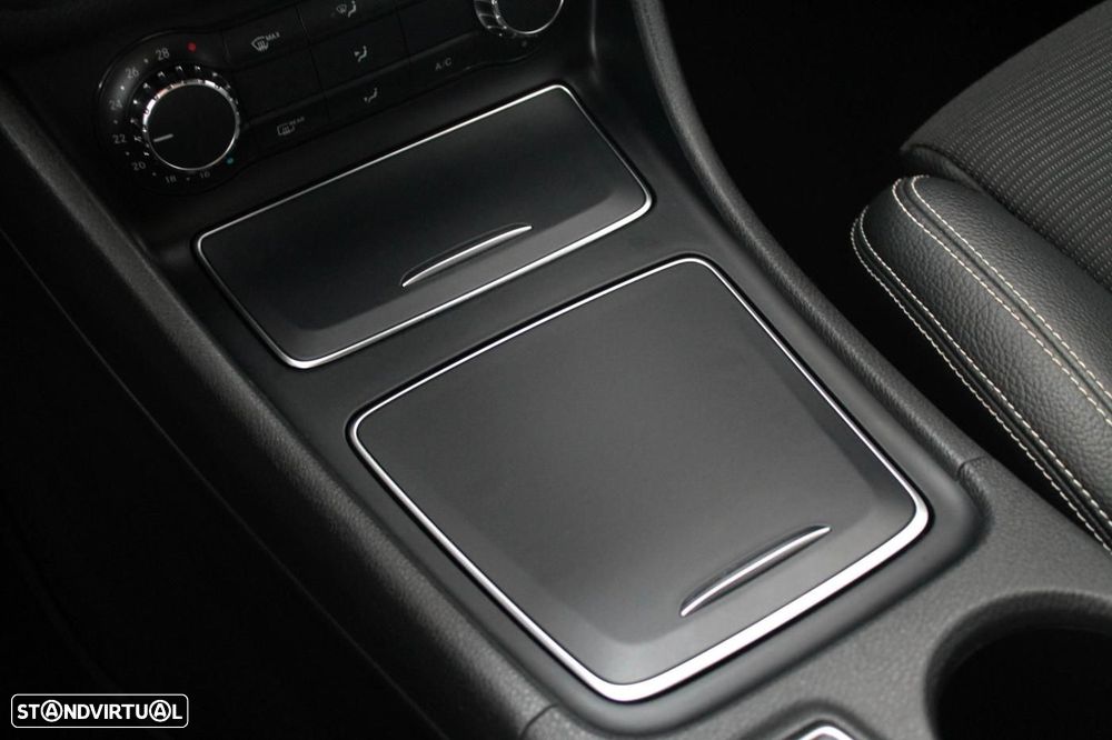 Mercedes-Benz CLA 180 d Shooting Brake Urban Aut. - 24