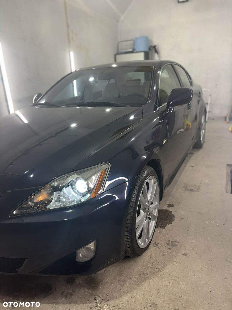 Lexus IS - 16