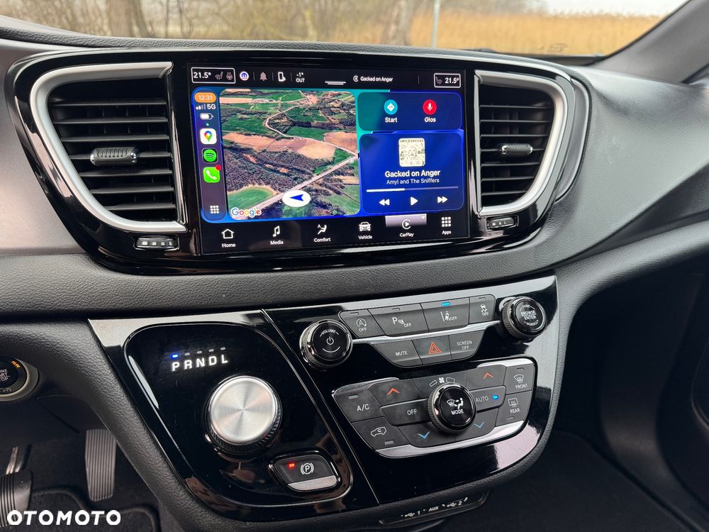 Chrysler Pacifica - 8