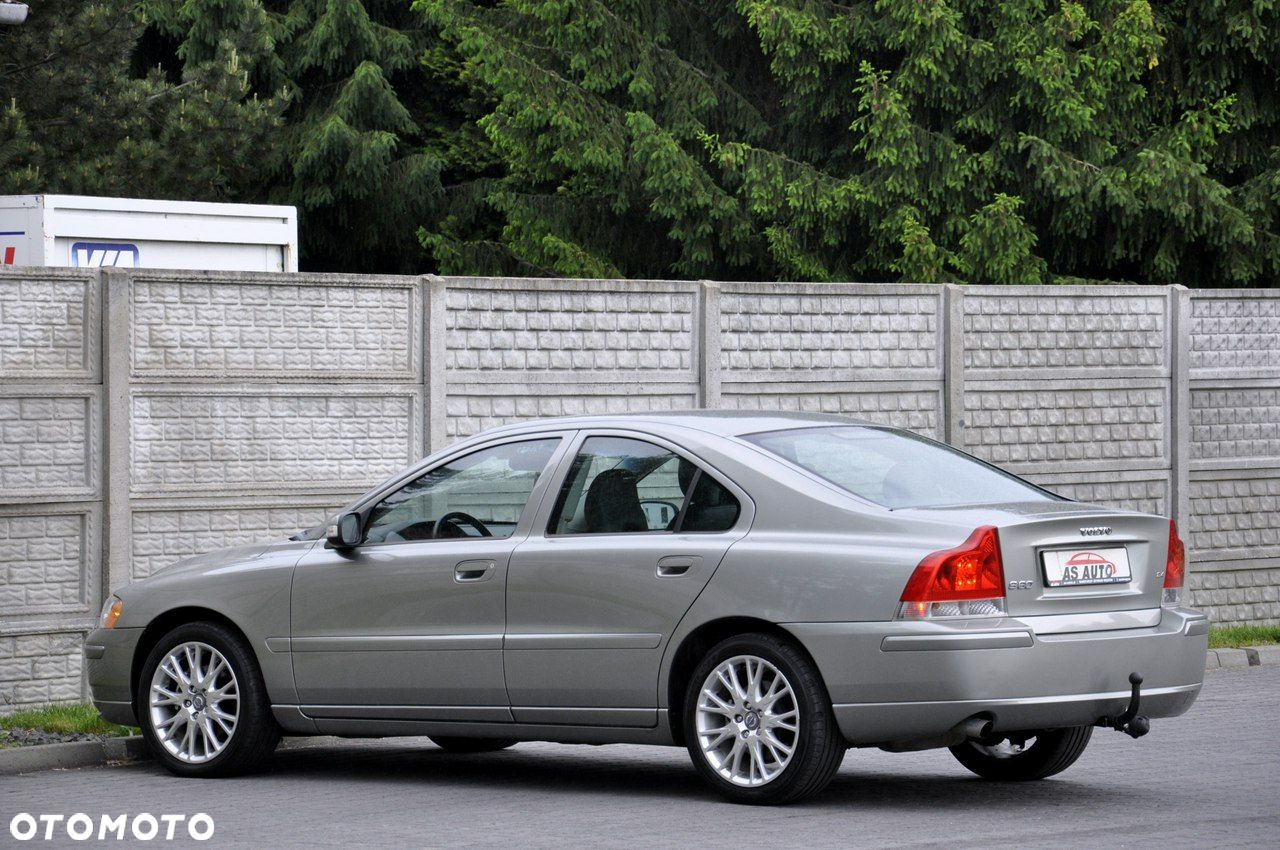 Volvo S60 2.4 Momentum - 28