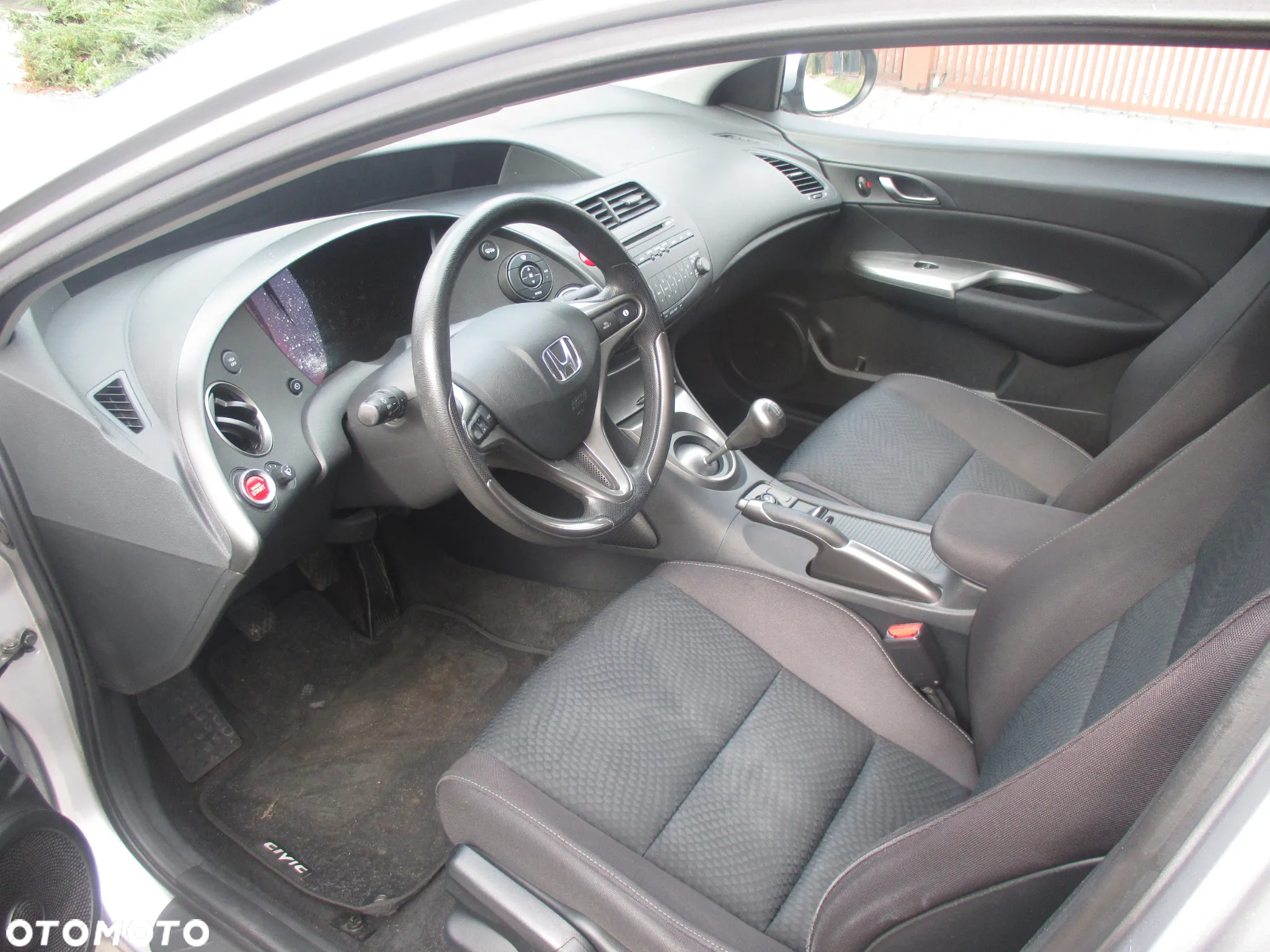 Honda Civic 1.4 i-VTEC - 9