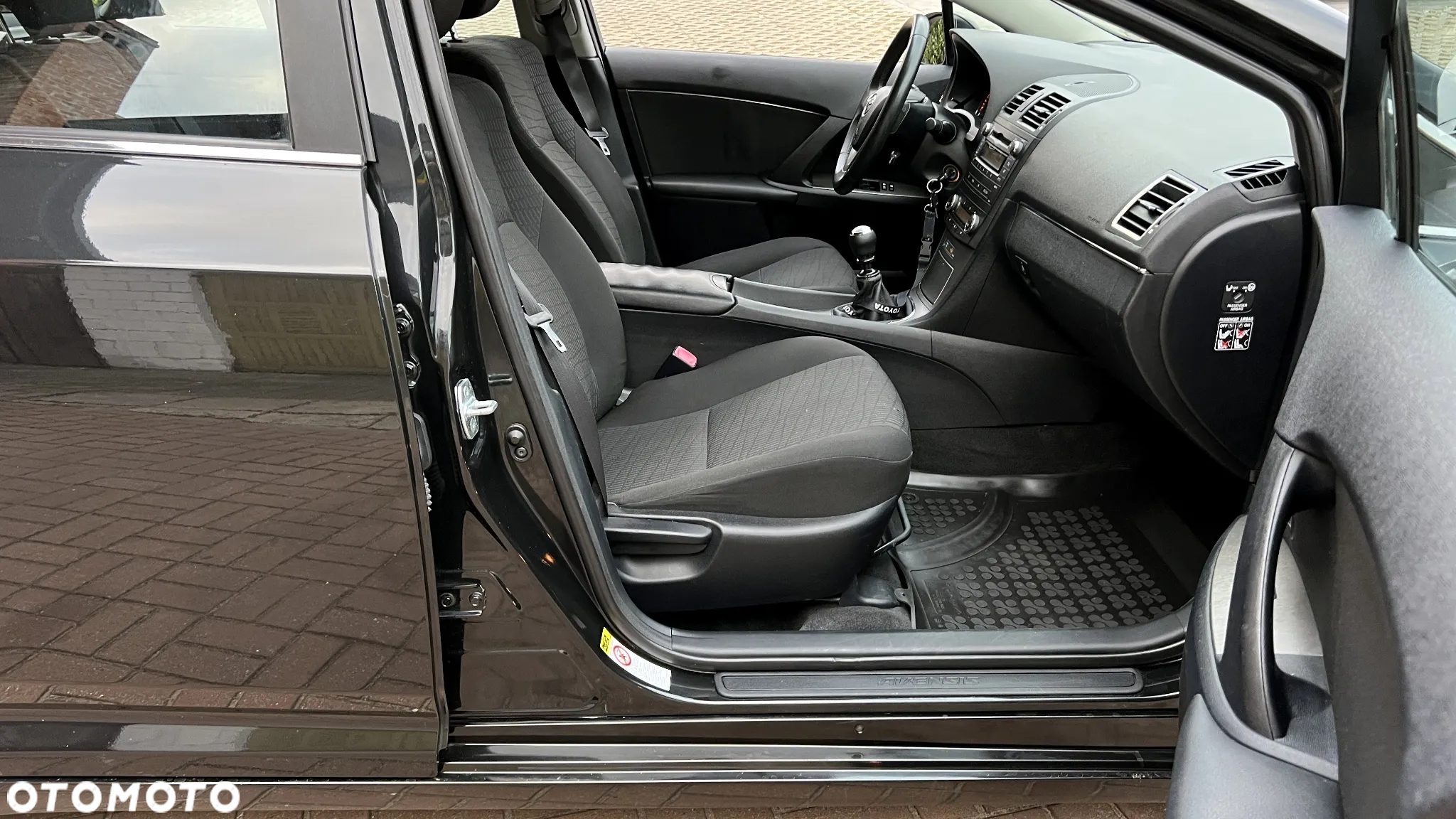 Toyota Avensis Combi 2.0 D-4D - 23