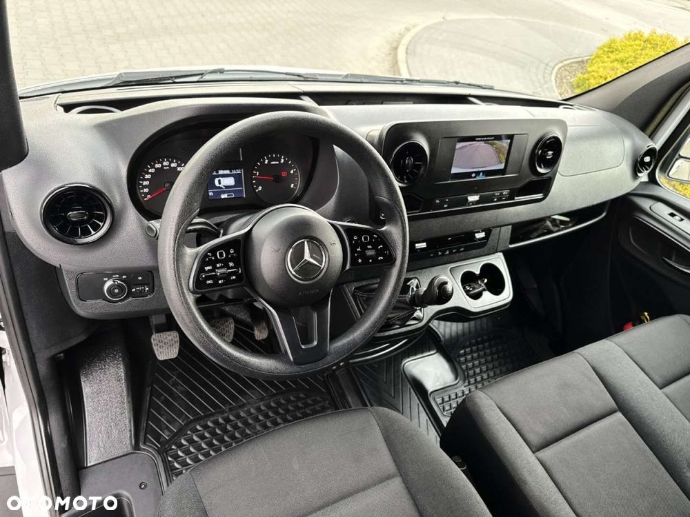 Mercedes-Benz Sprinter - 7