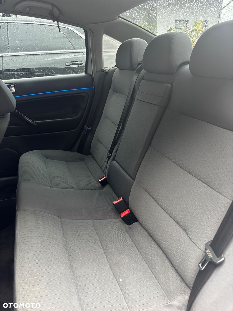Volkswagen Passat 1.9 TDI Basis - 12