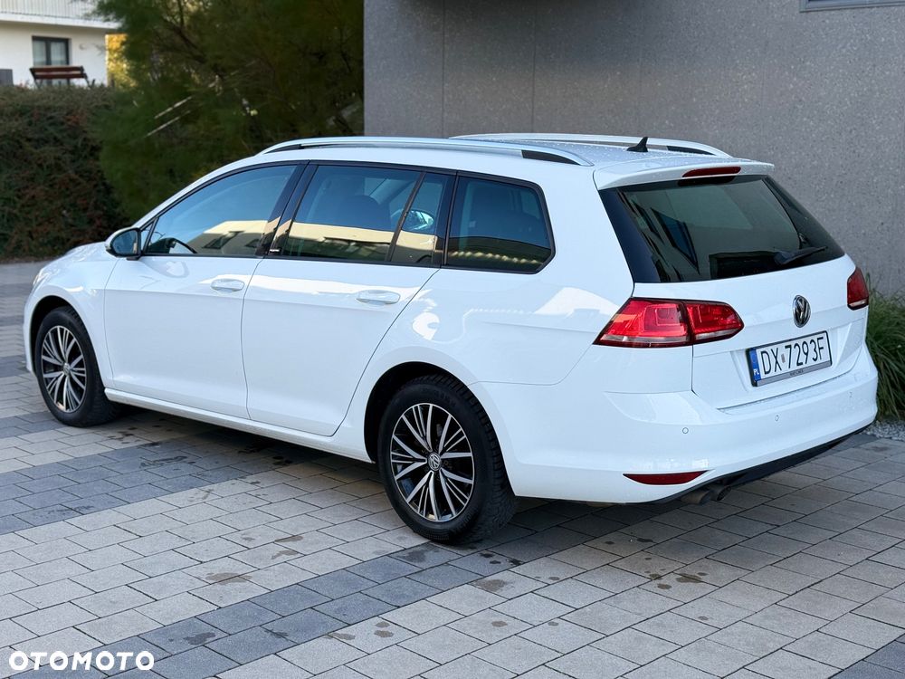 Volkswagen Golf - 28