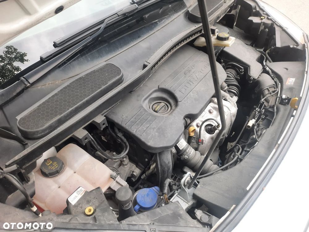 Ford Tourneo Connect Grand - 24