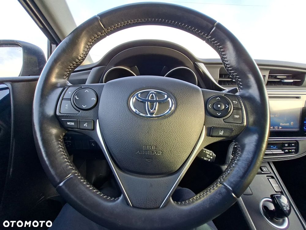 Toyota Auris - 16