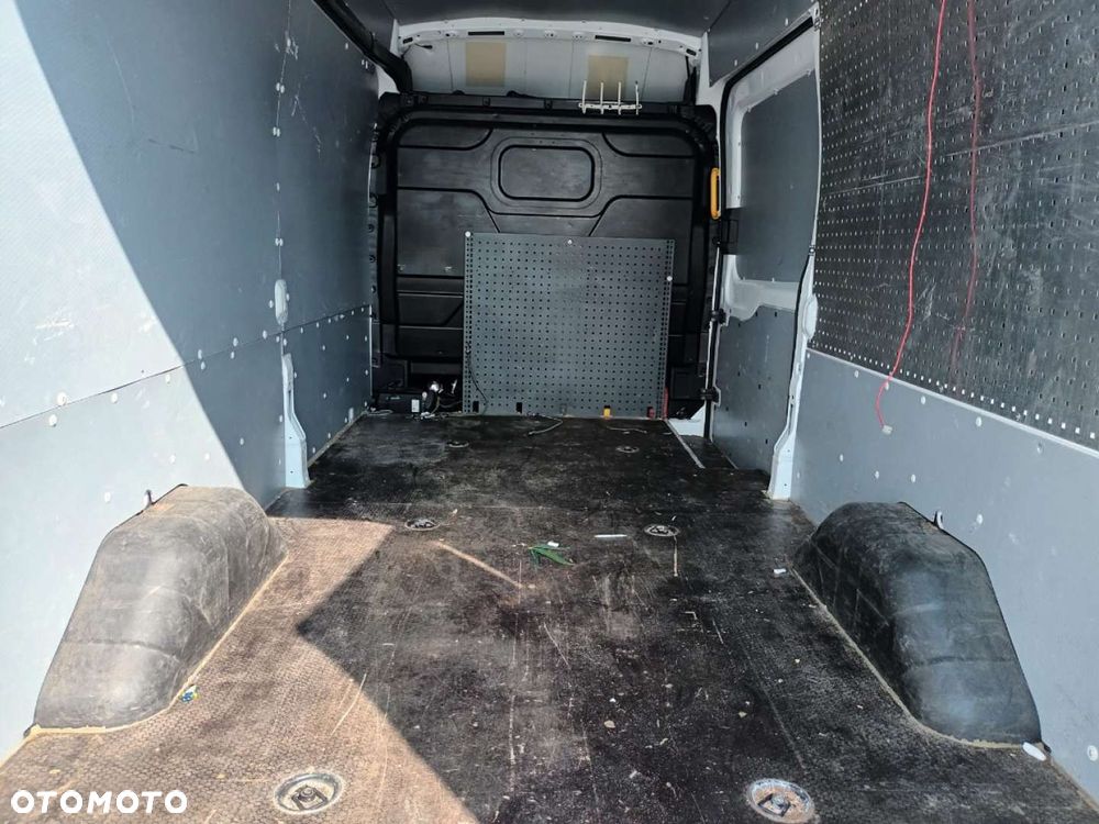 Ford Transit - 10