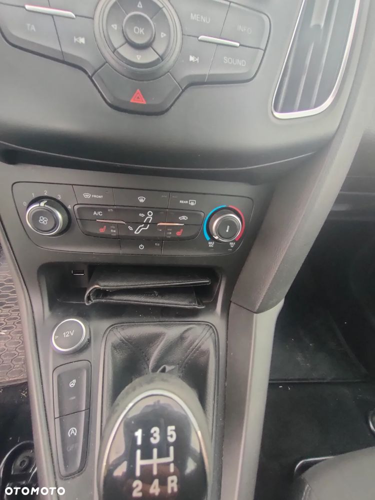 Ford Focus 1.0 EcoBoost Connected - 30