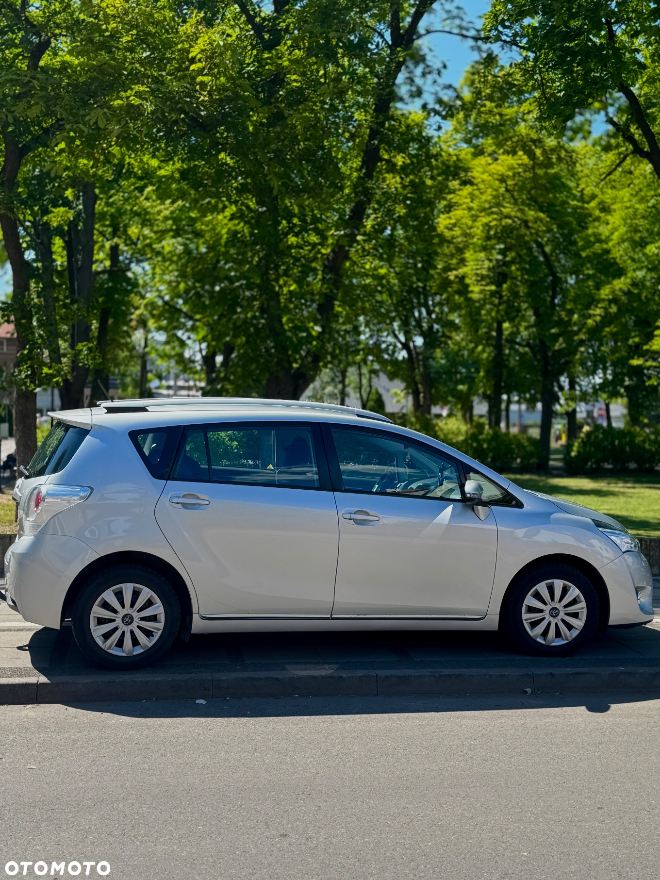 Toyota Verso 1.8 Premium 7os - 22