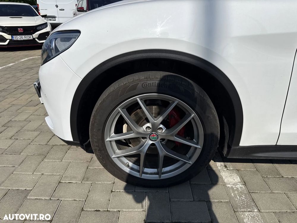 Alfa Romeo Stelvio 2.0 Turbo AWD AT8 Estrema - 26