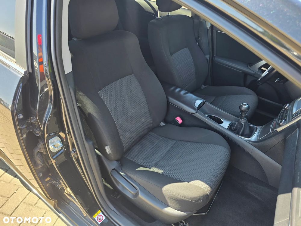 Toyota Avensis - 15