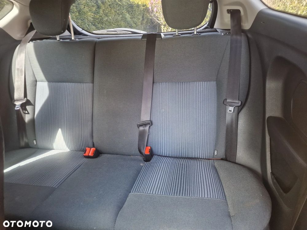 Ford Fiesta 1.25 Ambiente EU5 - 24