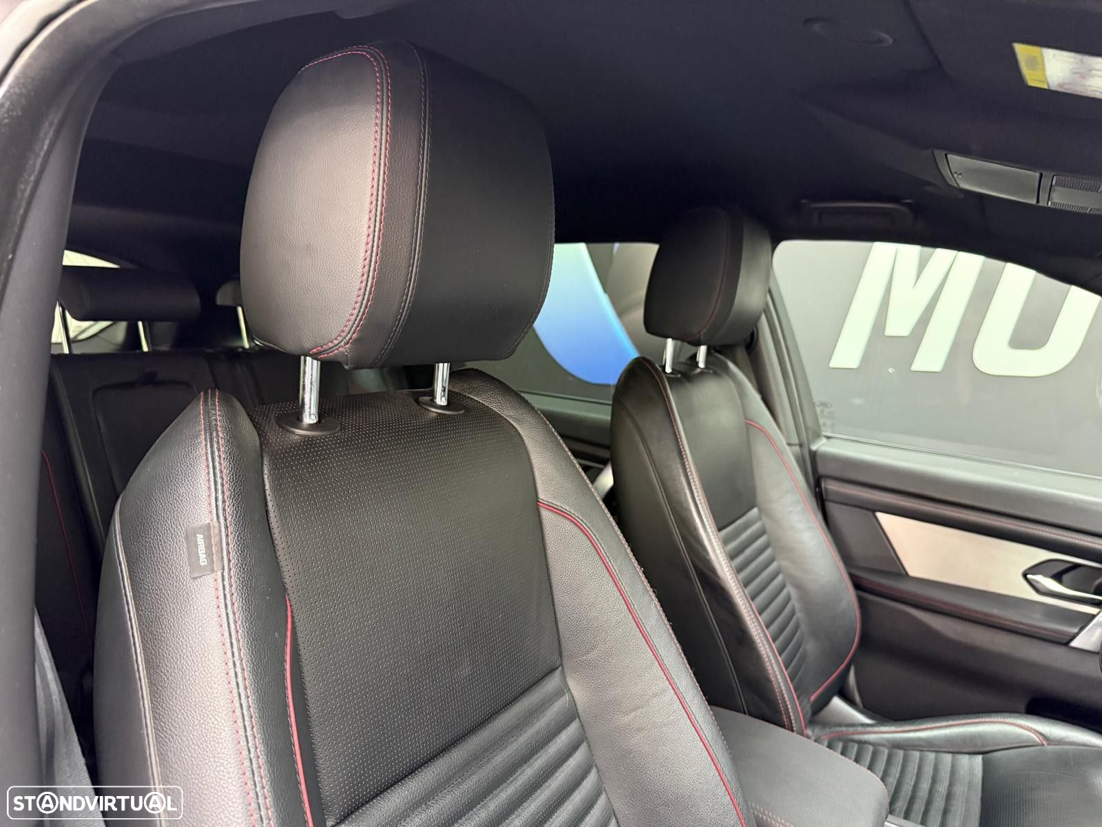 Land Rover Discovery Sport 1.5 I3 P300e AWD R-Dynamic HSE - 54