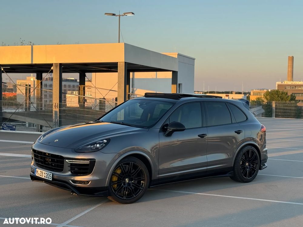 Porsche Cayenne 4.8 L Turbo - 4