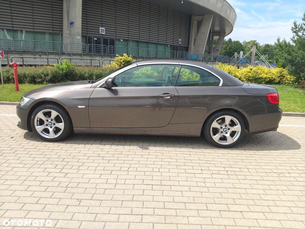 BMW Seria 3 320i - 16