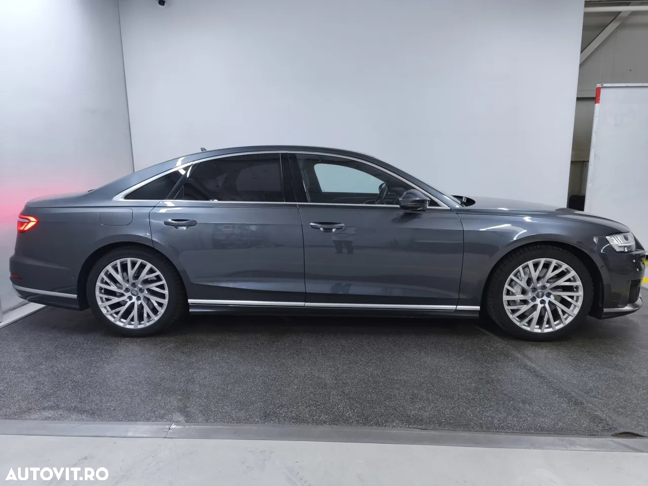 Audi A8 - 6