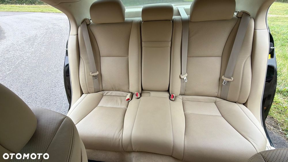 Lexus LS - 23