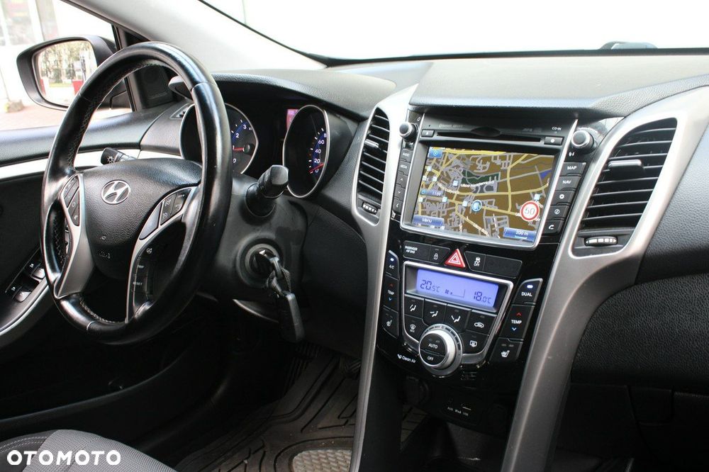 Hyundai i30 1.6 GDI BlueDrive Premium - 24